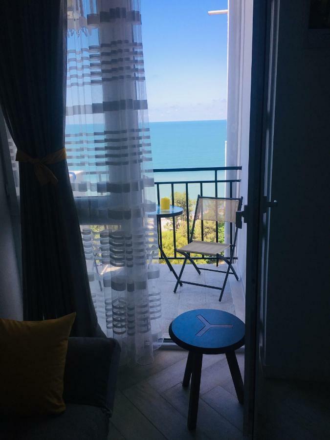 Yellow Room With Sea View Makhinjauri Exteriör bild